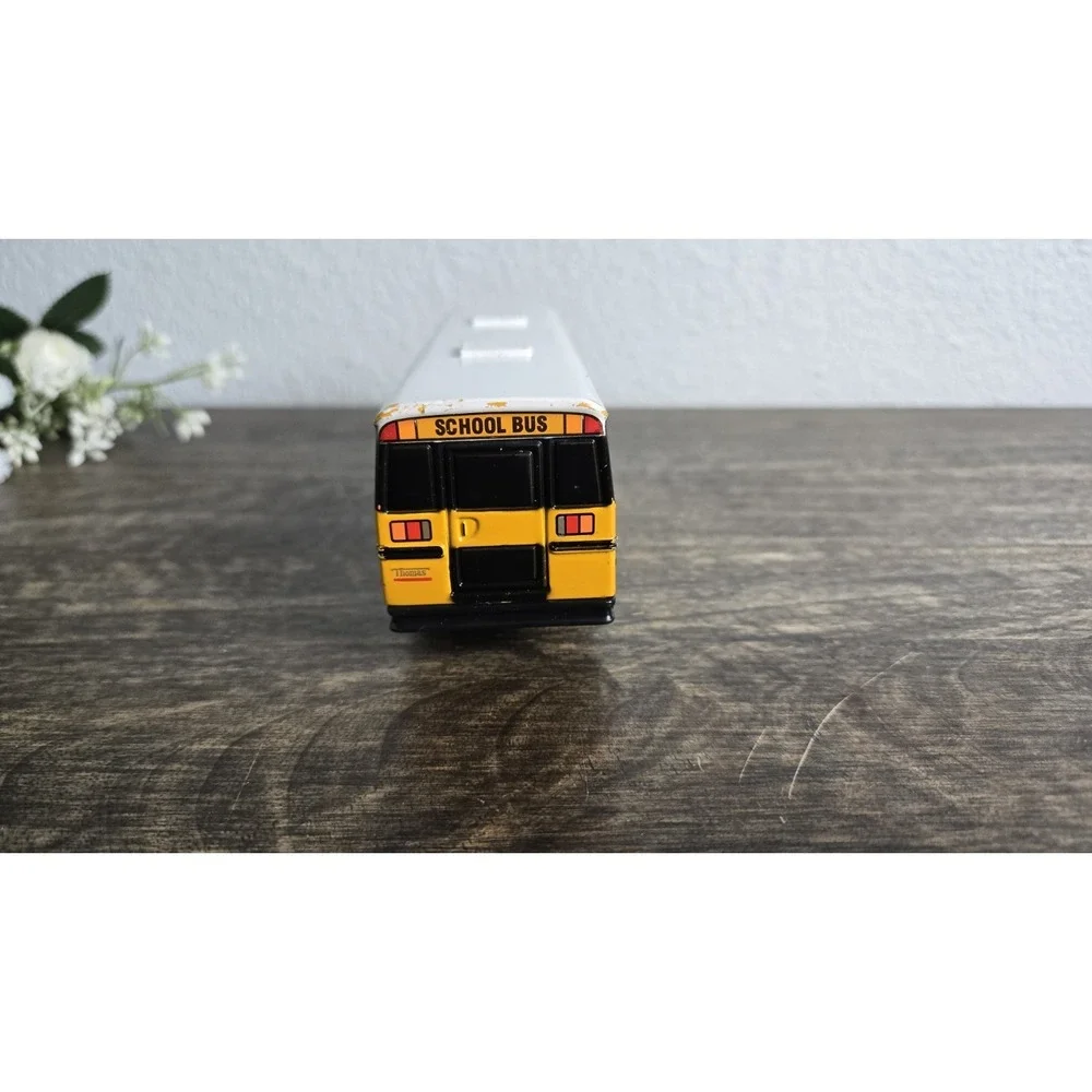 Thomas Built Buses Saf-T-Liner C2 School Bus Model Toy Yellow Black White